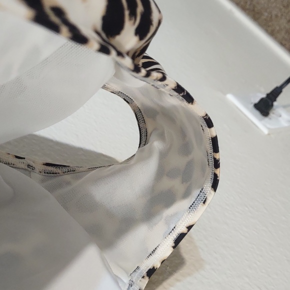 NEW WITHOUT TAGS OLD NAVY LEOPARD ONE PIECE SWIMSUIT 4X PLUS - Picture 4 of 9